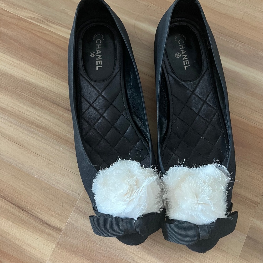 Chanel black grosgrain flats with chiffon Camellias  size 401/2